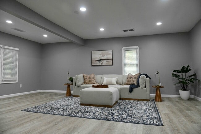 Building Photo - 1320 GA-154