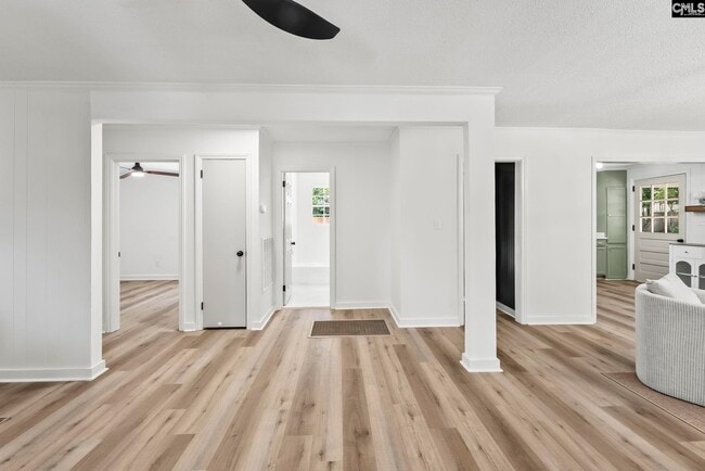 Building Photo - 104 Dogwood Ave