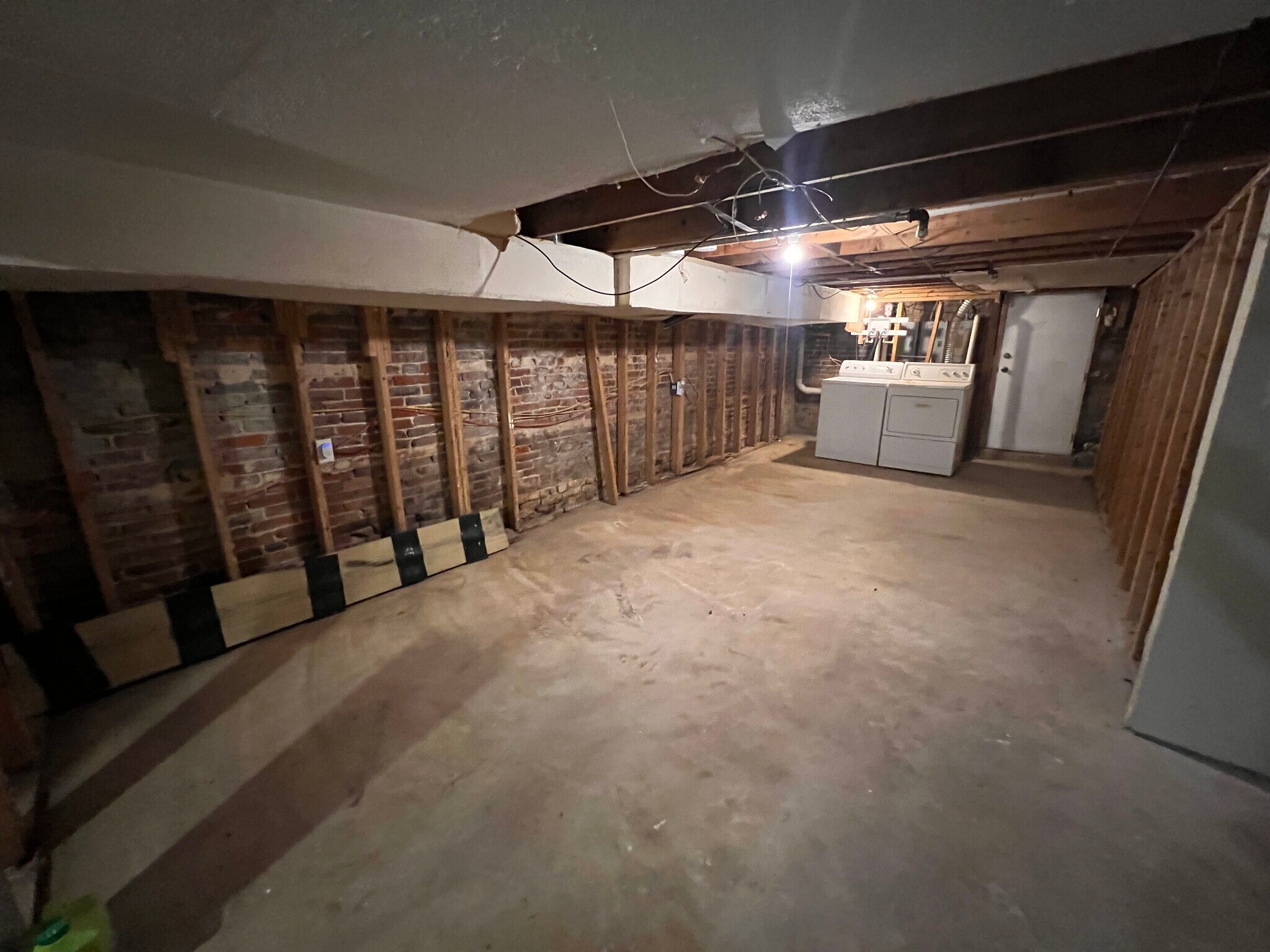 Building Photo - 525 W Mosher St