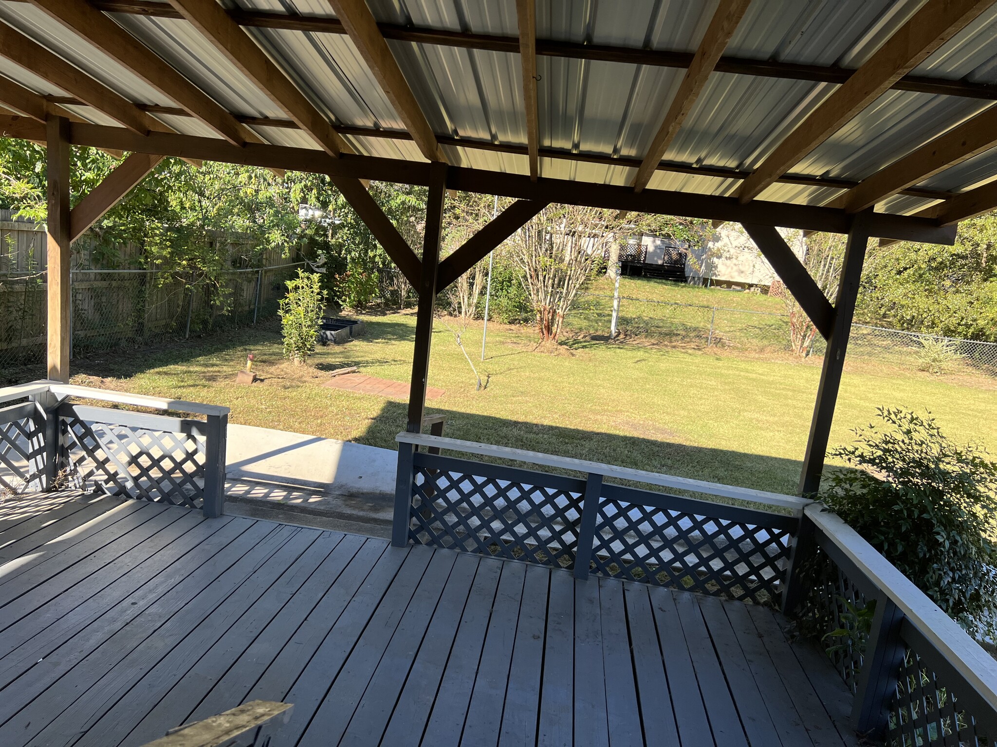 Building Photo - 519 Lakeview Ave