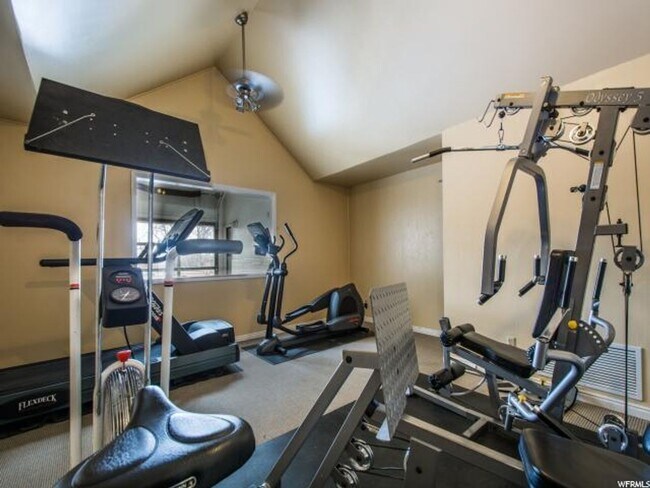 Building Photo - Foothill Condo