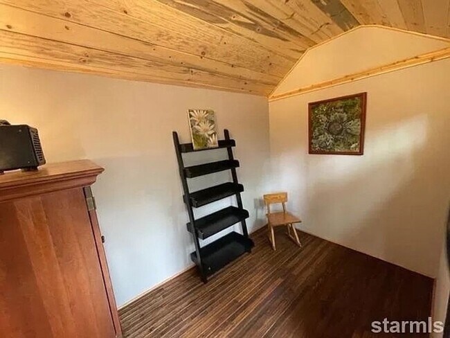 Building Photo - 4 Bedroom Single Family Home in South Lake Tahoe