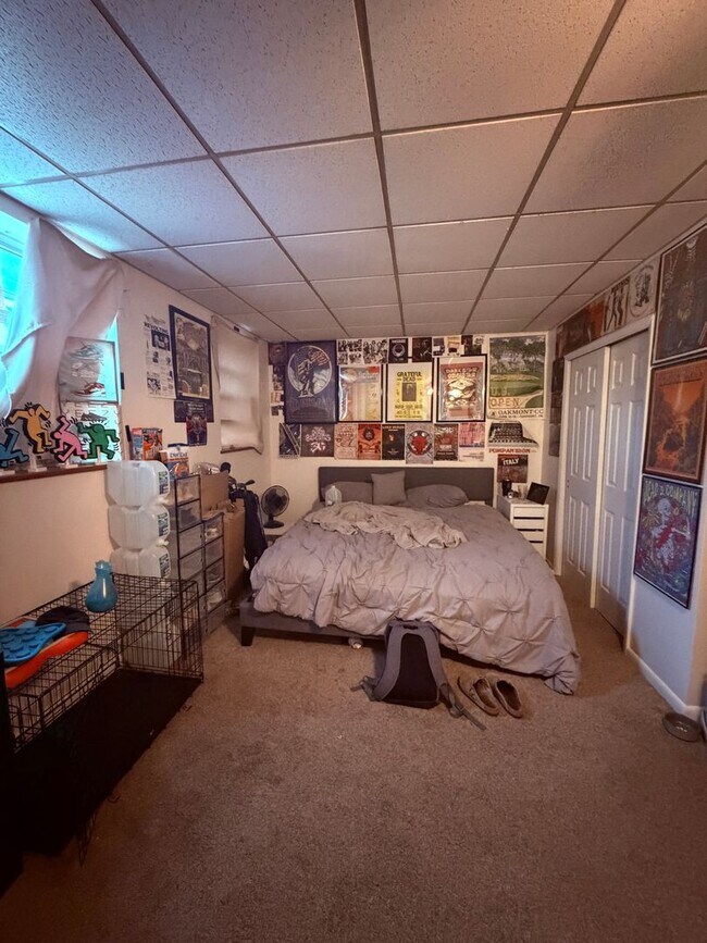 Building Photo - 1221 E Carson St