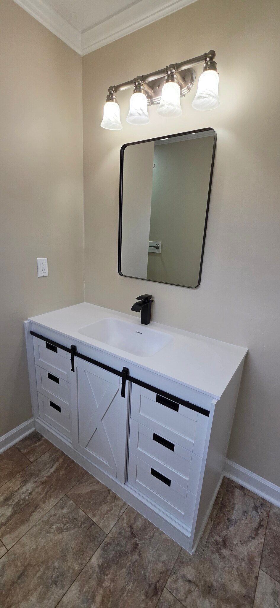 Building Photo - 1010 Damon Dr