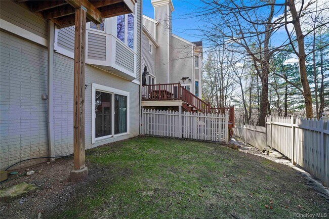 Building Photo - 208 Boulder Ridge Rd