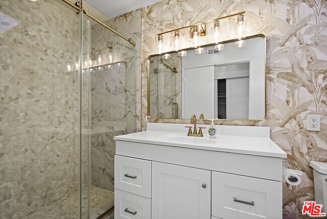 Building Photo - 5245 Coldwater Canyon Ave