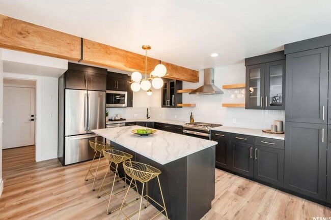 Building Photo - Designer Prospector Townhome