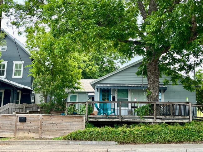 Building Photo - 1410 Ulit Ave