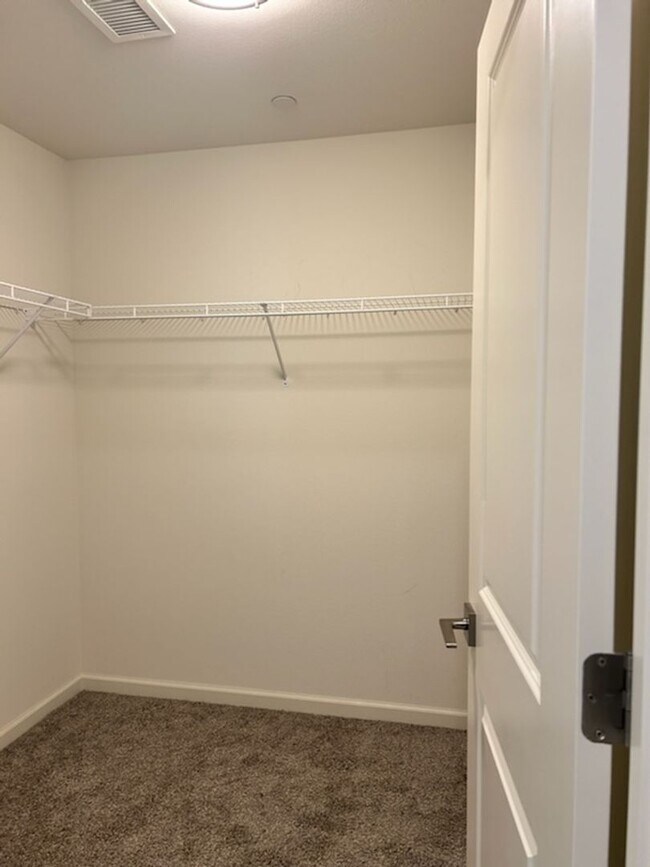 Building Photo - 3616 Highclere Way