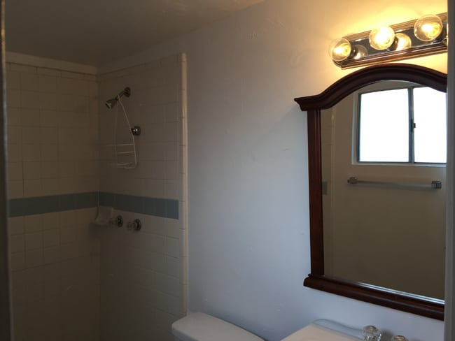 Building Photo - Conveniently Located 3Bdm 2Ba Townhome!