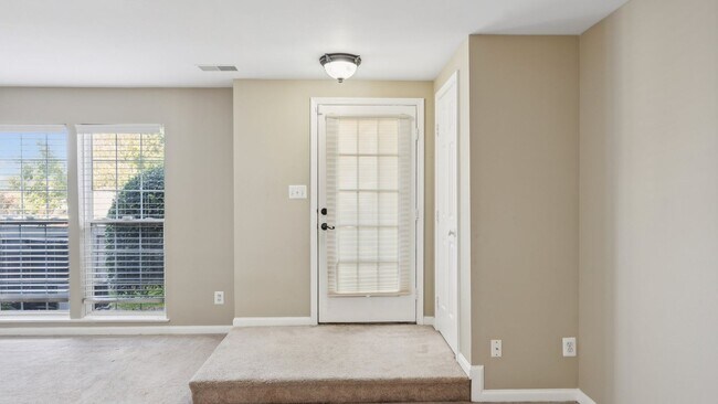 Building Photo - Discover the charm of this beautifully upd...