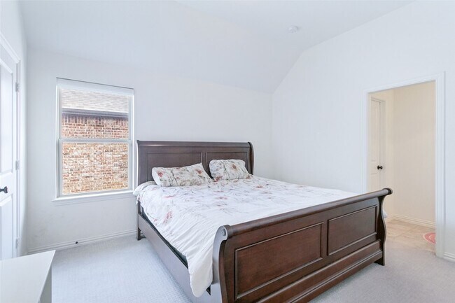 Building Photo - 7721 Shackelford Dr