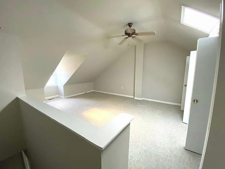 Top Floor Loft - 104 Shooters Ct