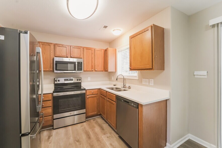 Building Photo - 4964 Astonshire Ln