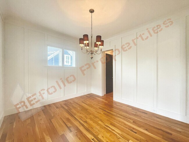 Building Photo - 413 Ancient Oaks Dr