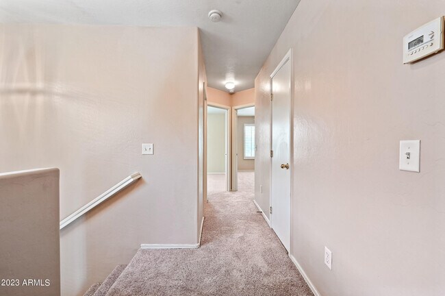 Building Photo - 1559 S Longspur Ln
