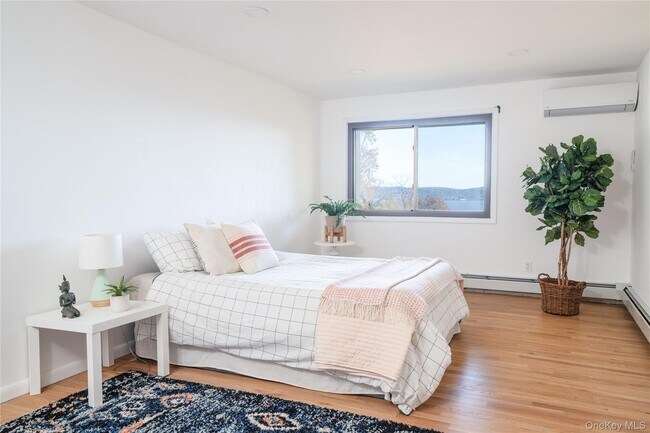 Building Photo - 1099 US-9W