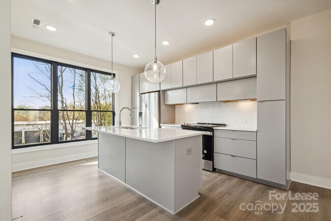 Building Photo - 4528 Radler Ct