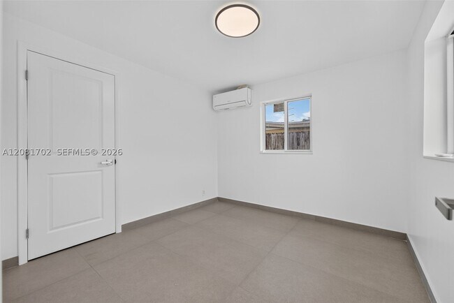 Building Photo - 3036 N 58th Ave