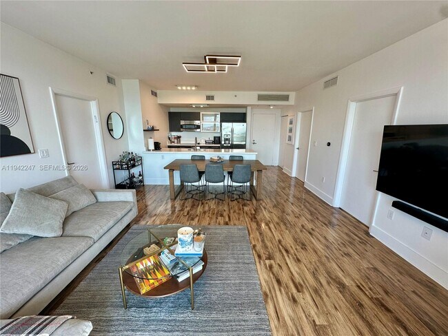 Building Photo - 90 SW 3rd St