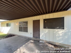 Building Photo - 117 Meadow Way