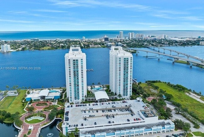 Building Photo - 231 Riverside Dr