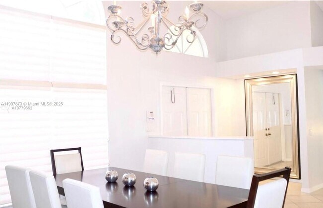 Building Photo - 3341 Overlook Rd