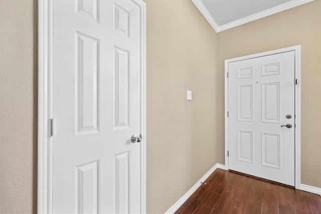 Building Photo - 4812 Highlands Dr