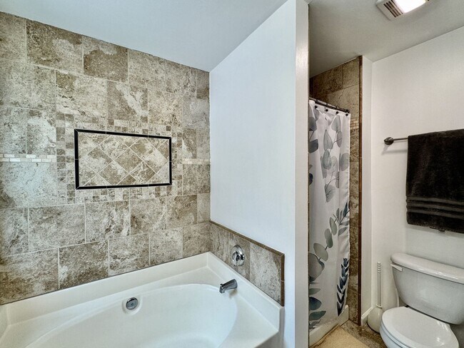 Building Photo - First-Time Rental! Available 08-07-26 - Fenced Yard, Pet Friendly, Attached 2-Car Garage!