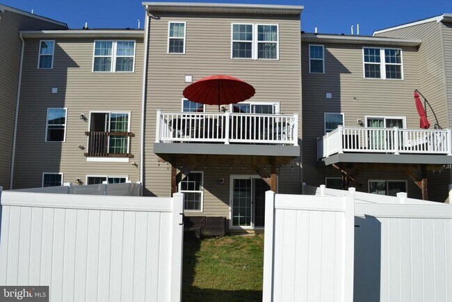 Building Photo - 141 Meridian Ln