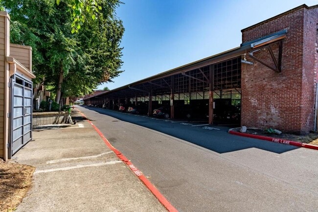 Building Photo - 820 NW Naito Pkwy