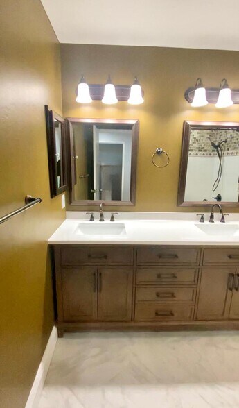 Building Photo - 36862 San Pedro Dr