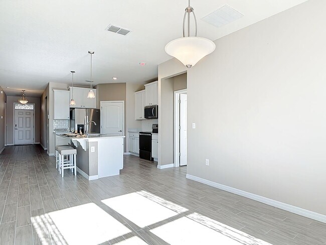 Building Photo - Beautiful Oak Leaf Preserve 3 Bedroom 2 Bathroom Smart Home