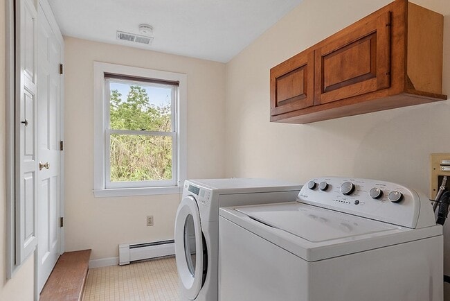 Building Photo - 2 Sunset Ridge