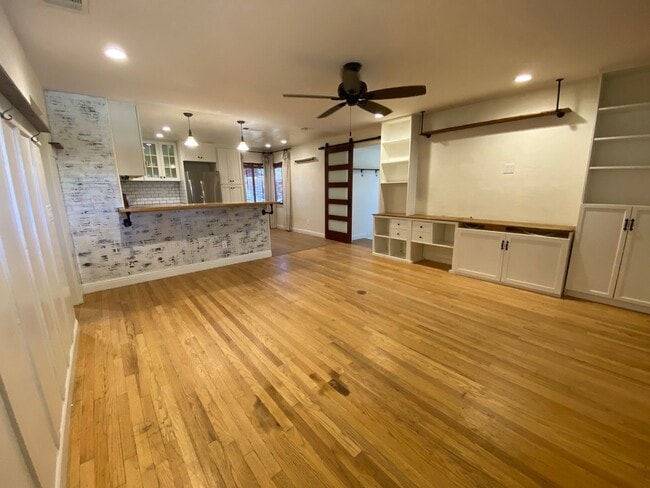 Building Photo - Beautiful Home for rent in Tulare, Ca