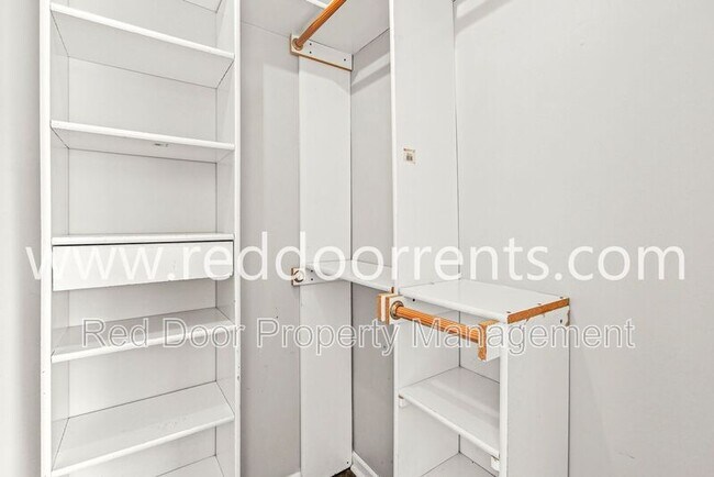 Building Photo - 7610 Chris Anne Dr