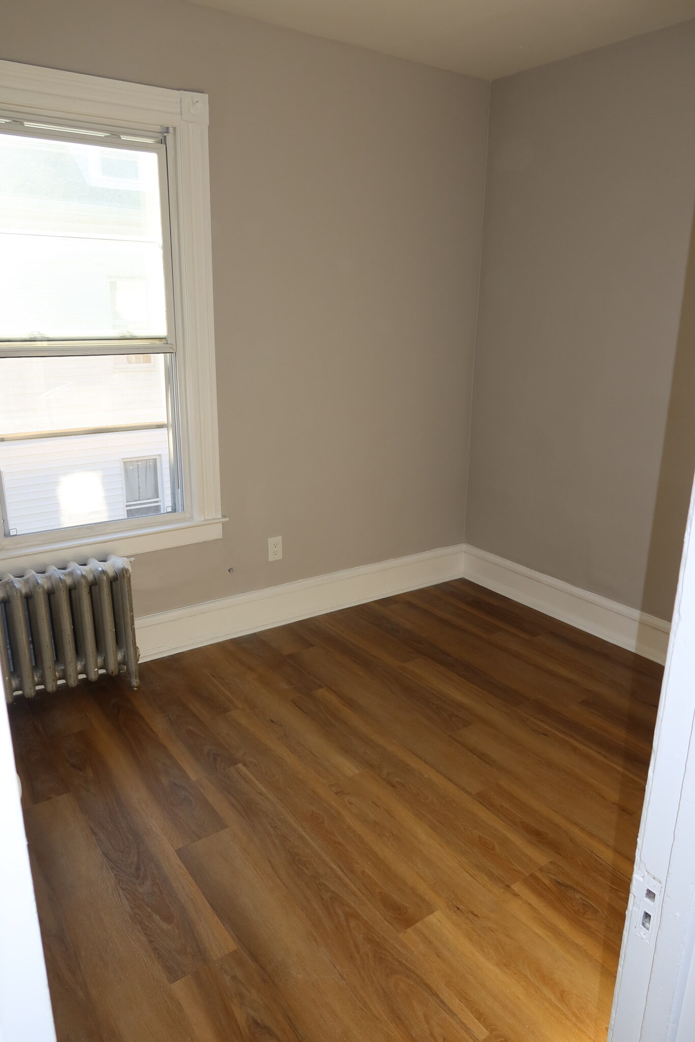 Unit 2 Bdr - 16 Benton St