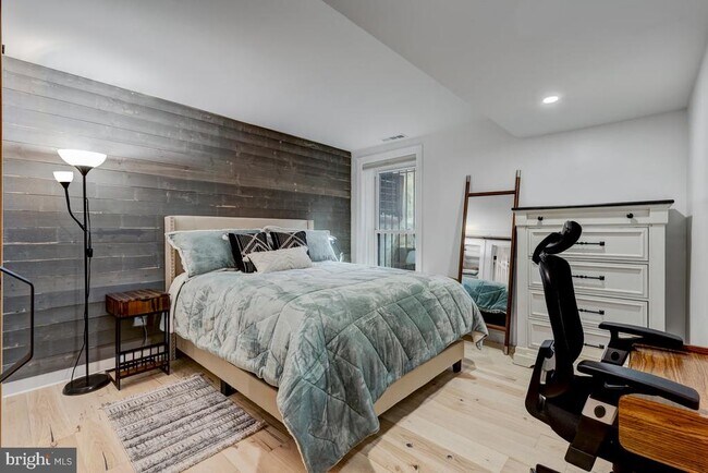 Building Photo - 1408 21st St NW