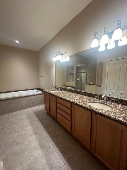 Building Photo - 26621 Bella Vista Dr