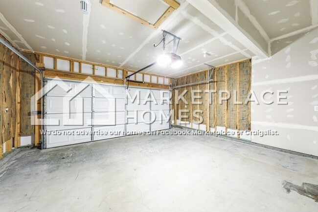Building Photo - 10056 Meadowvista Ct