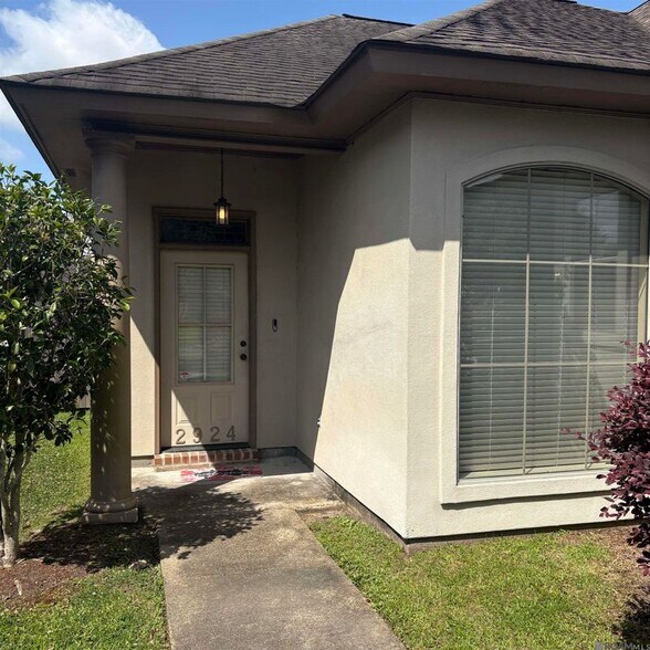 Building Photo - 2924 Nicholson Lake Dr