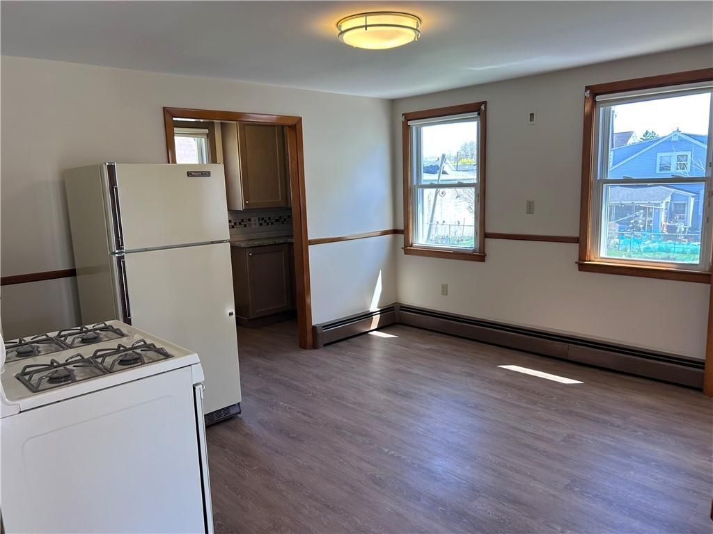 Building Photo - 9 Custer Ave