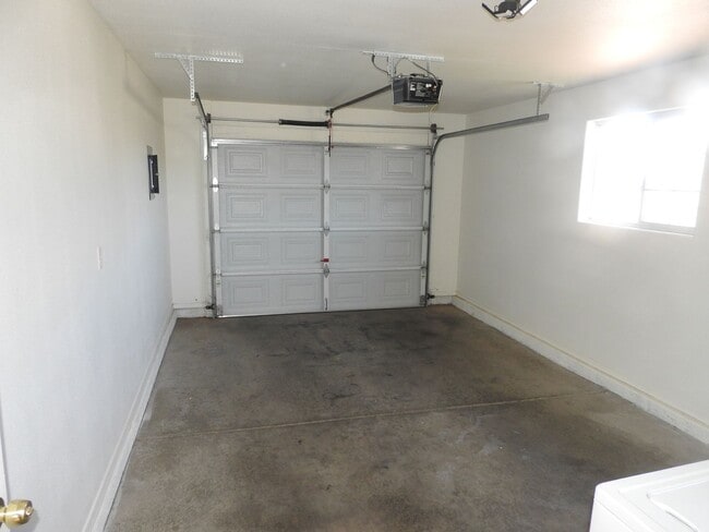 Building Photo - K-1022