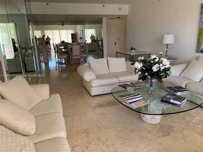 Building Photo - 20191 E Country Club Dr