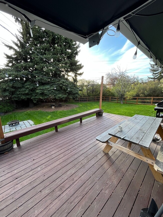 Building Photo - FULLY FURNISHED Midtown Three Bedroom Spac...