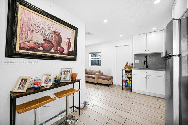 Building Photo - 6501 SW 4th St