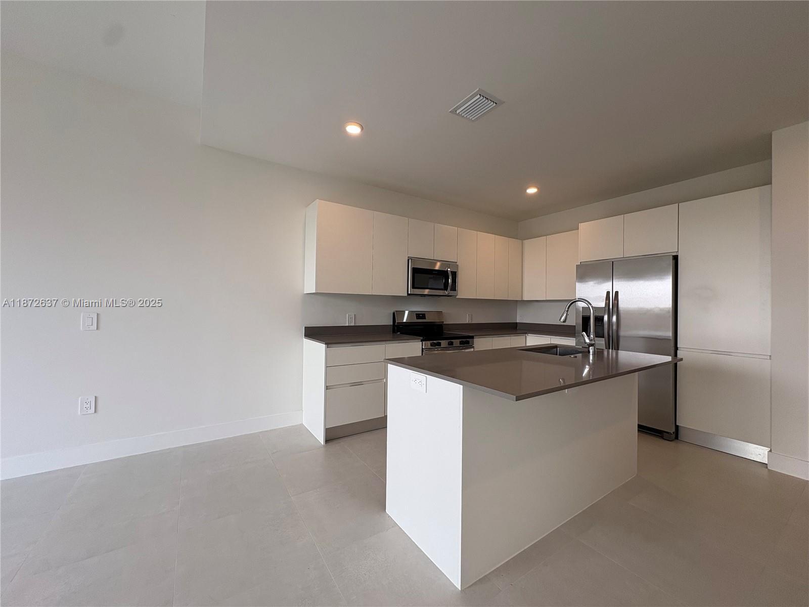 Building Photo - 34530 SW 190th Ave