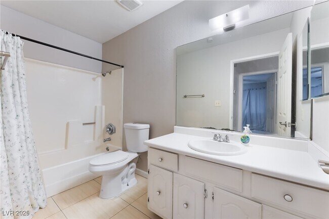Building Photo - 3529 Folage Dr
