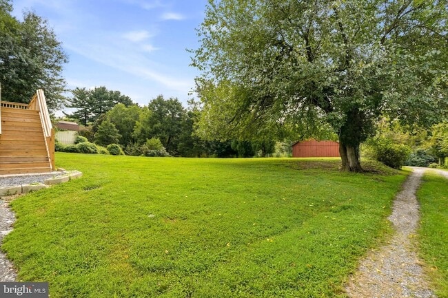 Building Photo - 8643 Ridge Rd
