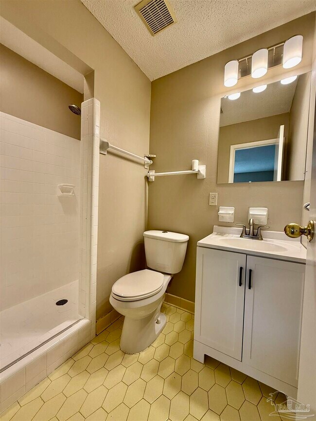 Building Photo - 540 El Matador Trail